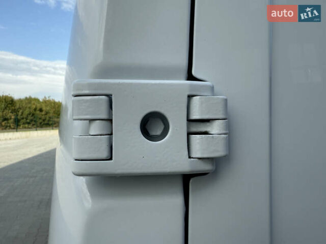 Білий Опель Movano, об'ємом двигуна 0 л та пробігом 230 тис. км за 21800 $, фото 14 на Automoto.ua