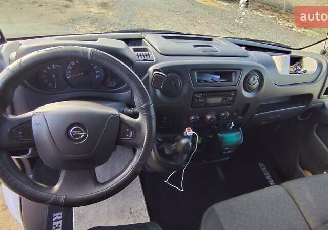 Белый Опель Movano, объемом двигателя 2.3 л и пробегом 400 тыс. км за 21300 $, фото 9 на Automoto.ua