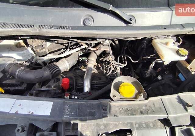 Белый Опель Movano, объемом двигателя 2.3 л и пробегом 400 тыс. км за 21300 $, фото 19 на Automoto.ua