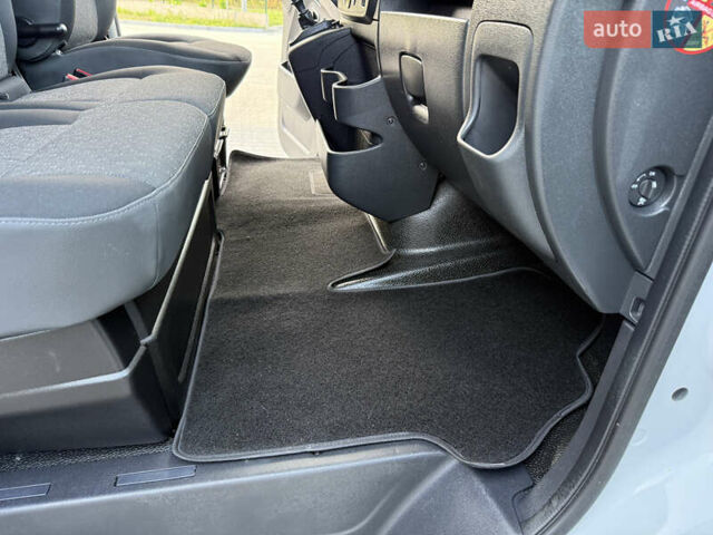 Білий Опель Movano, об'ємом двигуна 0 л та пробігом 230 тис. км за 21800 $, фото 54 на Automoto.ua