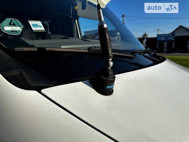 Белый Опель Movano, объемом двигателя 2.3 л и пробегом 529 тыс. км за 12500 $, фото 8 на Automoto.ua