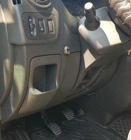Белый Опель Movano, объемом двигателя 2.3 л и пробегом 350 тыс. км за 15900 $, фото 7 на Automoto.ua
