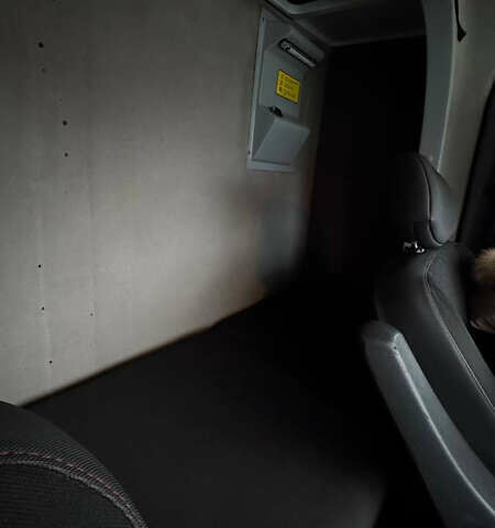 Білий Опель Movano, об'ємом двигуна 2.3 л та пробігом 518 тис. км за 16500 $, фото 11 на Automoto.ua