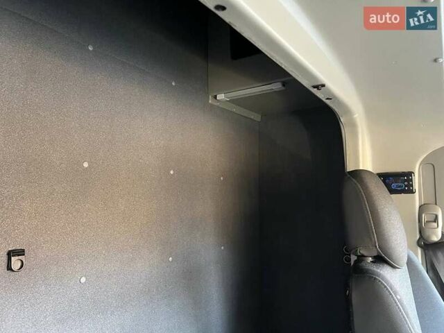 Белый Опель Movano, объемом двигателя 2.3 л и пробегом 310 тыс. км за 16700 $, фото 78 на Automoto.ua