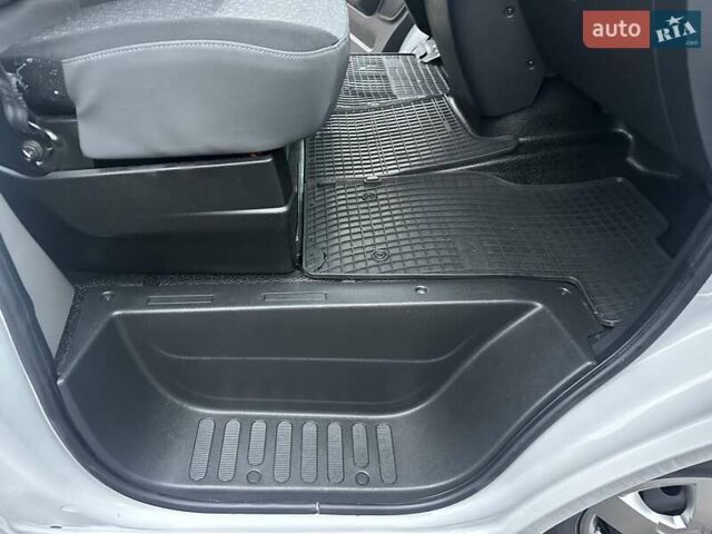 Белый Опель Movano, объемом двигателя 2.3 л и пробегом 365 тыс. км за 19700 $, фото 21 на Automoto.ua