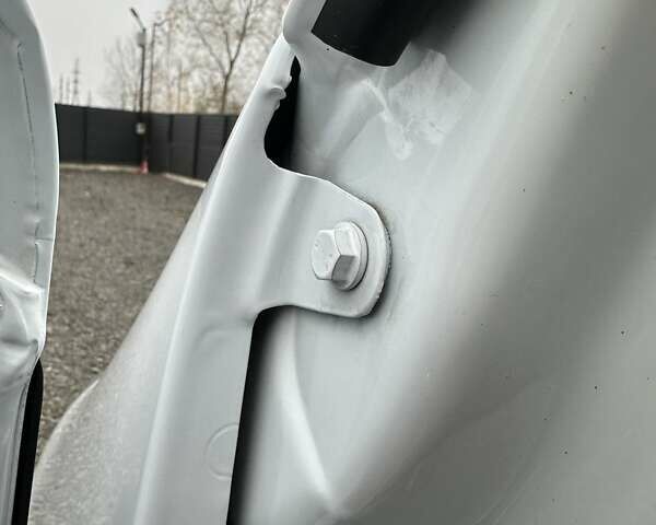 Белый Опель Movano, объемом двигателя 2.3 л и пробегом 367 тыс. км за 19600 $, фото 19 на Automoto.ua