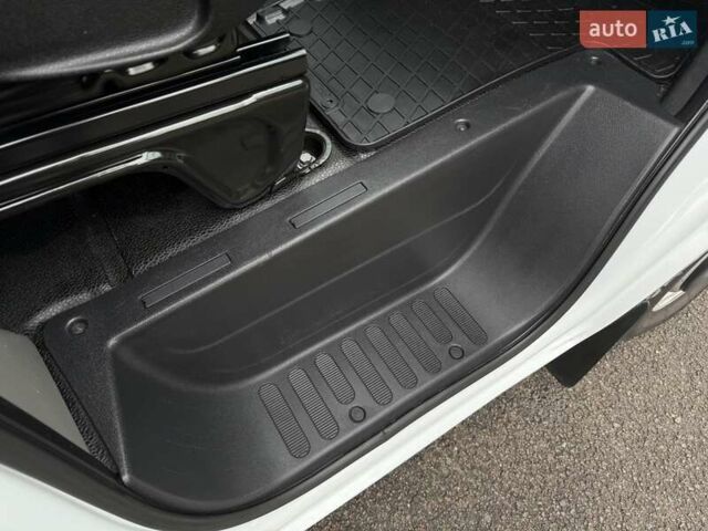 Белый Опель Movano, объемом двигателя 2.3 л и пробегом 314 тыс. км за 17900 $, фото 62 на Automoto.ua