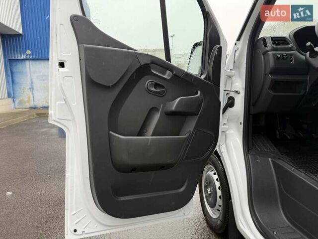 Белый Опель Movano, объемом двигателя 2.3 л и пробегом 303 тыс. км за 17900 $, фото 29 на Automoto.ua