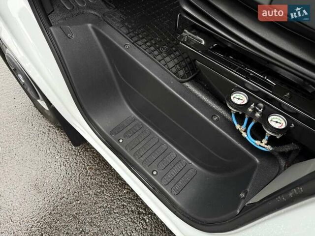 Белый Опель Movano, объемом двигателя 2.3 л и пробегом 303 тыс. км за 17900 $, фото 30 на Automoto.ua