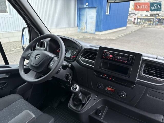 Белый Опель Movano, объемом двигателя 2.3 л и пробегом 314 тыс. км за 18500 $, фото 63 на Automoto.ua