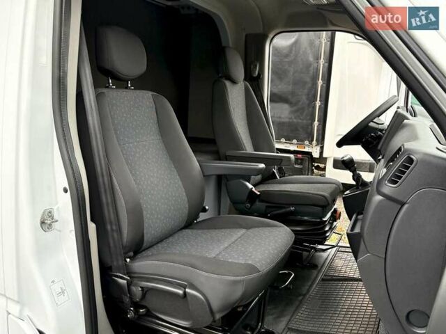 Белый Опель Movano, объемом двигателя 2.3 л и пробегом 323 тыс. км за 19999 $, фото 17 на Automoto.ua