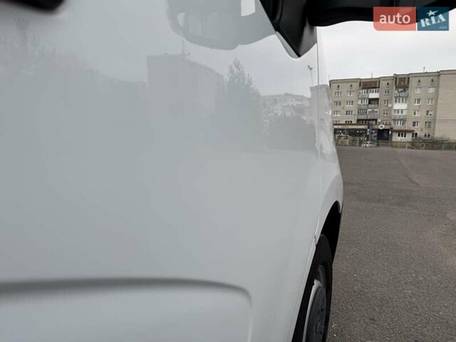 Белый Опель Movano, объемом двигателя 2.3 л и пробегом 314 тыс. км за 18500 $, фото 42 на Automoto.ua