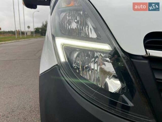 Белый Опель Movano, объемом двигателя 2.3 л и пробегом 312 тыс. км за 22500 $, фото 60 на Automoto.ua