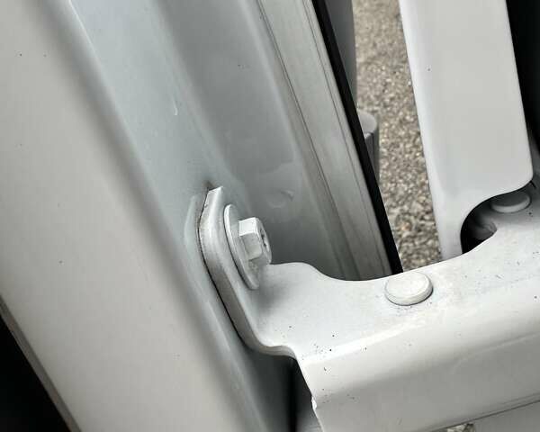 Белый Опель Movano, объемом двигателя 2.3 л и пробегом 367 тыс. км за 19600 $, фото 16 на Automoto.ua