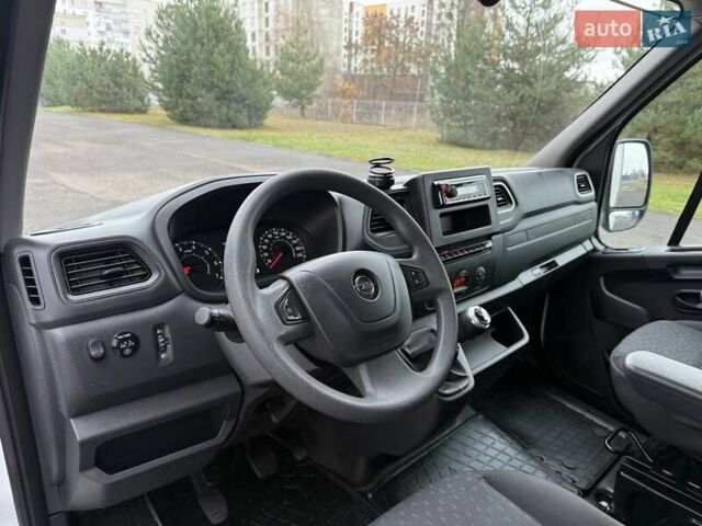 Белый Опель Movano, объемом двигателя 2.3 л и пробегом 314 тыс. км за 17900 $, фото 55 на Automoto.ua
