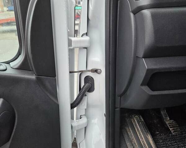 Білий Опель Movano, об'ємом двигуна 2.3 л та пробігом 204 тис. км за 23200 $, фото 37 на Automoto.ua