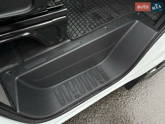 Белый Опель Movano, объемом двигателя 2.3 л и пробегом 303 тыс. км за 17900 $, фото 43 на Automoto.ua