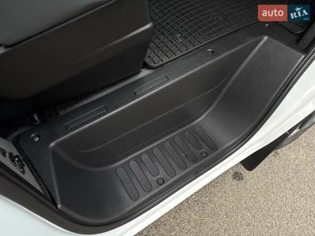 Белый Опель Movano, объемом двигателя 2.3 л и пробегом 314 тыс. км за 18500 $, фото 55 на Automoto.ua