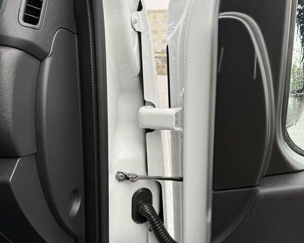 Белый Опель Movano, объемом двигателя 2.3 л и пробегом 303 тыс. км за 17900 $, фото 44 на Automoto.ua