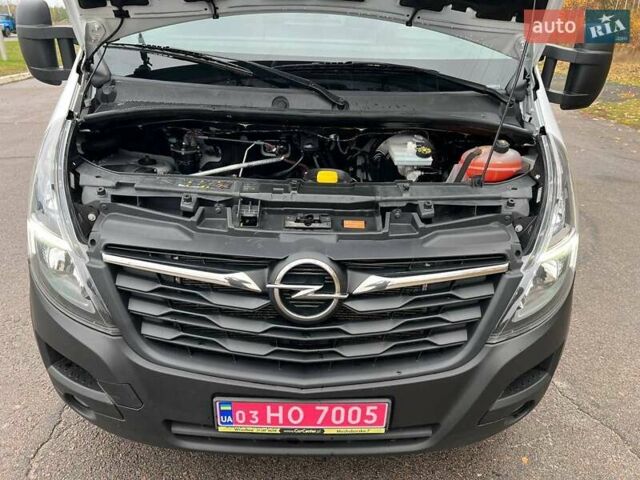 Белый Опель Movano, объемом двигателя 2.3 л и пробегом 312 тыс. км за 22500 $, фото 82 на Automoto.ua