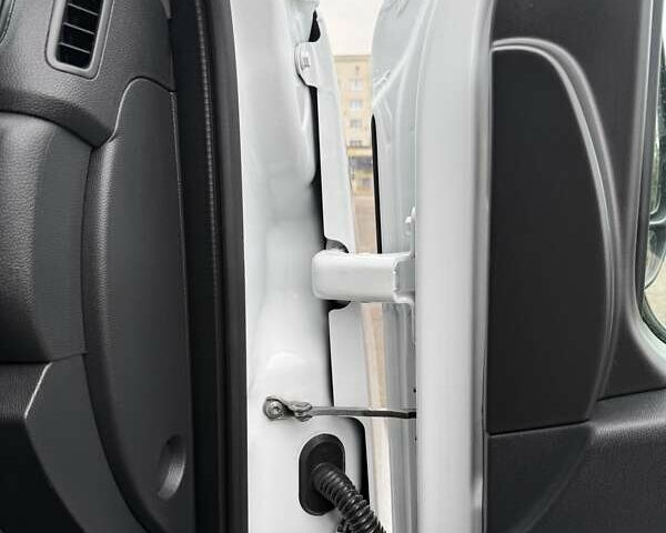 Белый Опель Movano, объемом двигателя 2.3 л и пробегом 314 тыс. км за 17900 $, фото 63 на Automoto.ua