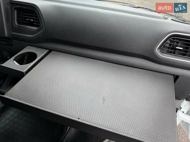 Белый Опель Movano, объемом двигателя 2.3 л и пробегом 314 тыс. км за 17900 $, фото 67 на Automoto.ua