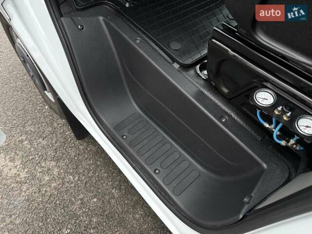 Белый Опель Movano, объемом двигателя 2.3 л и пробегом 314 тыс. км за 17900 $, фото 47 на Automoto.ua