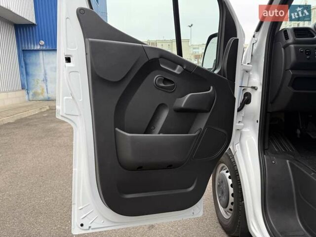 Белый Опель Movano, объемом двигателя 2.3 л и пробегом 314 тыс. км за 18500 $, фото 43 на Automoto.ua