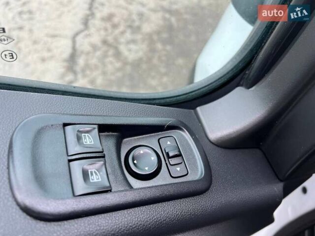 Белый Опель Movano, объемом двигателя 2.3 л и пробегом 329 тыс. км за 21999 $, фото 102 на Automoto.ua