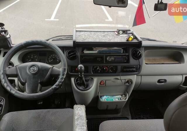 Белый Опель Movano, объемом двигателя 2.5 л и пробегом 521 тыс. км за 8800 $, фото 10 на Automoto.ua