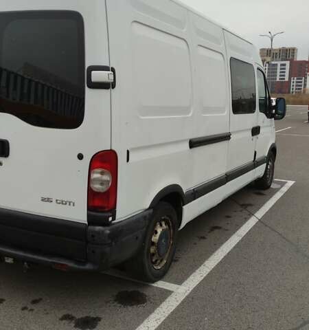 Белый Опель Movano, объемом двигателя 2.5 л и пробегом 521 тыс. км за 8800 $, фото 4 на Automoto.ua