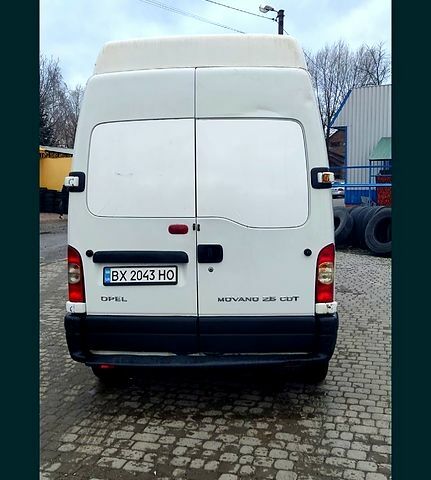 Белый Опель Movano, объемом двигателя 2.5 л и пробегом 420 тыс. км за 8000 $, фото 4 на Automoto.ua