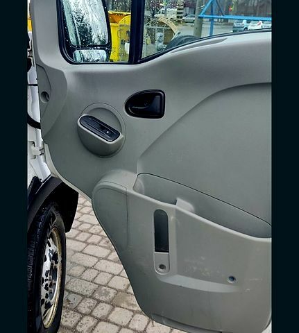 Белый Опель Movano, объемом двигателя 2.5 л и пробегом 420 тыс. км за 8000 $, фото 5 на Automoto.ua