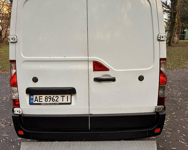 Белый Опель Movano, объемом двигателя 2.3 л и пробегом 581 тыс. км за 13900 $, фото 3 на Automoto.ua