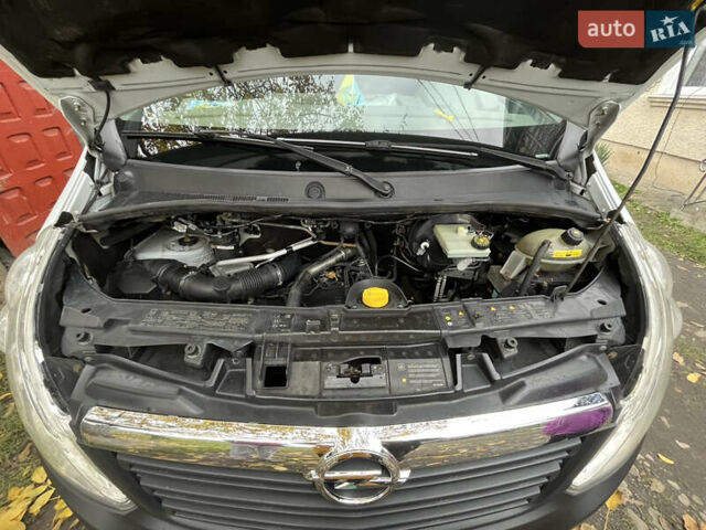 Белый Опель Movano, объемом двигателя 2.3 л и пробегом 533 тыс. км за 15000 $, фото 4 на Automoto.ua