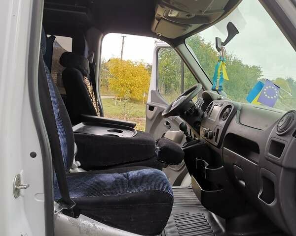 Белый Опель Movano, объемом двигателя 2.3 л и пробегом 286 тыс. км за 14000 $, фото 6 на Automoto.ua