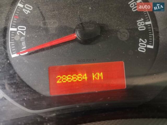 Белый Опель Movano, объемом двигателя 2.3 л и пробегом 286 тыс. км за 14000 $, фото 2 на Automoto.ua