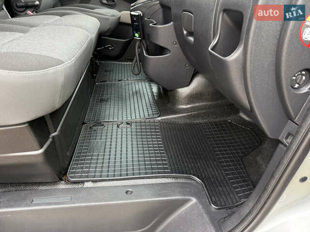 Белый Опель Movano, объемом двигателя 2.3 л и пробегом 225 тыс. км за 26300 $, фото 19 на Automoto.ua