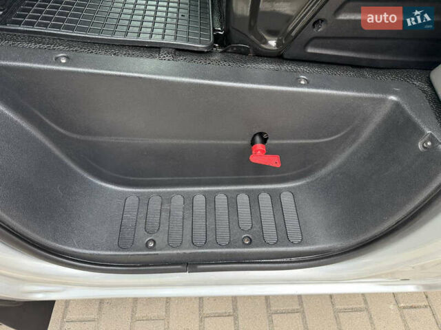 Белый Опель Movano, объемом двигателя 2.3 л и пробегом 225 тыс. км за 26300 $, фото 32 на Automoto.ua