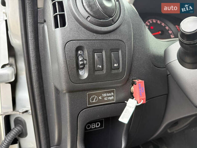 Белый Опель Movano, объемом двигателя 2.3 л и пробегом 225 тыс. км за 26300 $, фото 27 на Automoto.ua