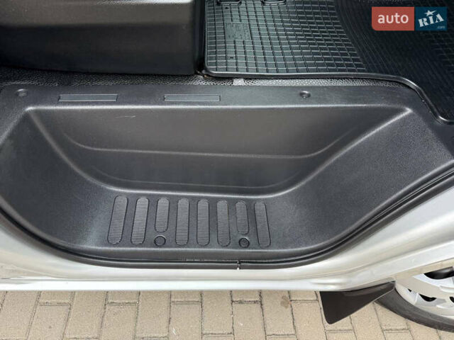 Белый Опель Movano, объемом двигателя 2.3 л и пробегом 225 тыс. км за 26300 $, фото 18 на Automoto.ua