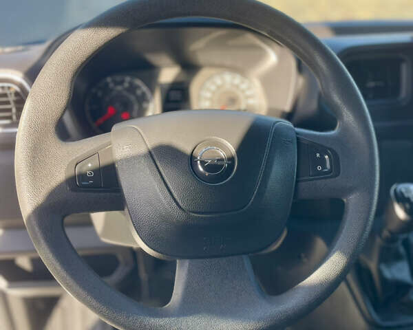 Білий Опель Movano, об'ємом двигуна 2.3 л та пробігом 96 тис. км за 18800 $, фото 49 на Automoto.ua