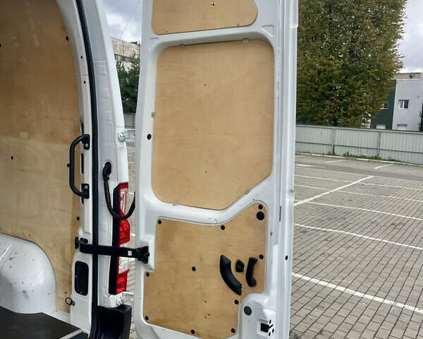 Белый Опель Movano, объемом двигателя 2.3 л и пробегом 99 тыс. км за 21000 $, фото 24 на Automoto.ua