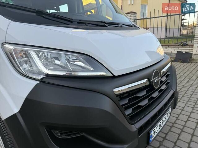 Білий Опель Movano, об'ємом двигуна 0 л та пробігом 86 тис. км за 25000 $, фото 4 на Automoto.ua