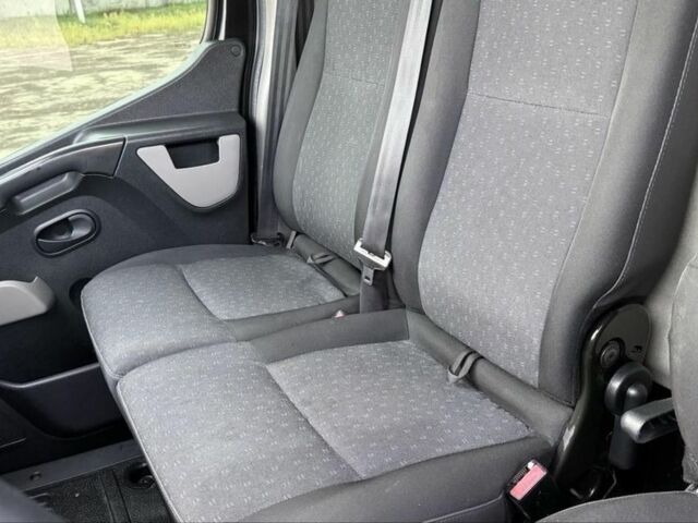 Черный Опель Movano, объемом двигателя 2.3 л и пробегом 280 тыс. км за 14500 $, фото 11 на Automoto.ua