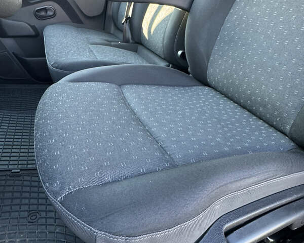 Чорний Опель Movano, об'ємом двигуна 2.3 л та пробігом 197 тис. км за 19900 $, фото 13 на Automoto.ua