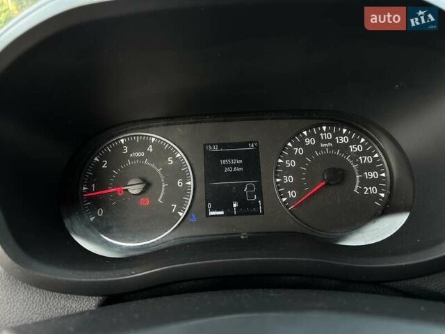 Черный Опель Movano, объемом двигателя 2.3 л и пробегом 186 тыс. км за 18500 $, фото 25 на Automoto.ua