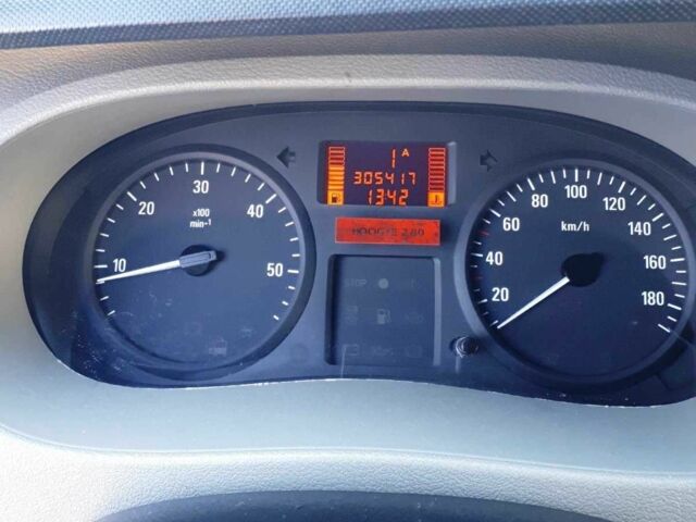 Черный Опель Movano, объемом двигателя 2.5 л и пробегом 315 тыс. км за 7900 $, фото 6 на Automoto.ua