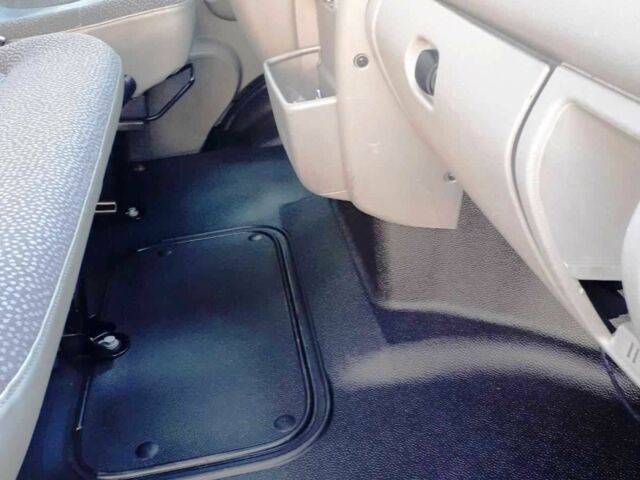 Черный Опель Movano, объемом двигателя 2.5 л и пробегом 315 тыс. км за 7900 $, фото 13 на Automoto.ua