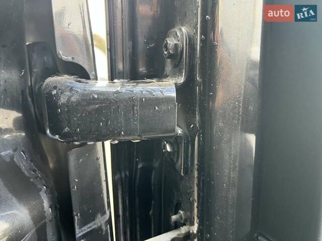 Чорний Опель Movano, об'ємом двигуна 2.3 л та пробігом 215 тис. км за 18508 $, фото 63 на Automoto.ua